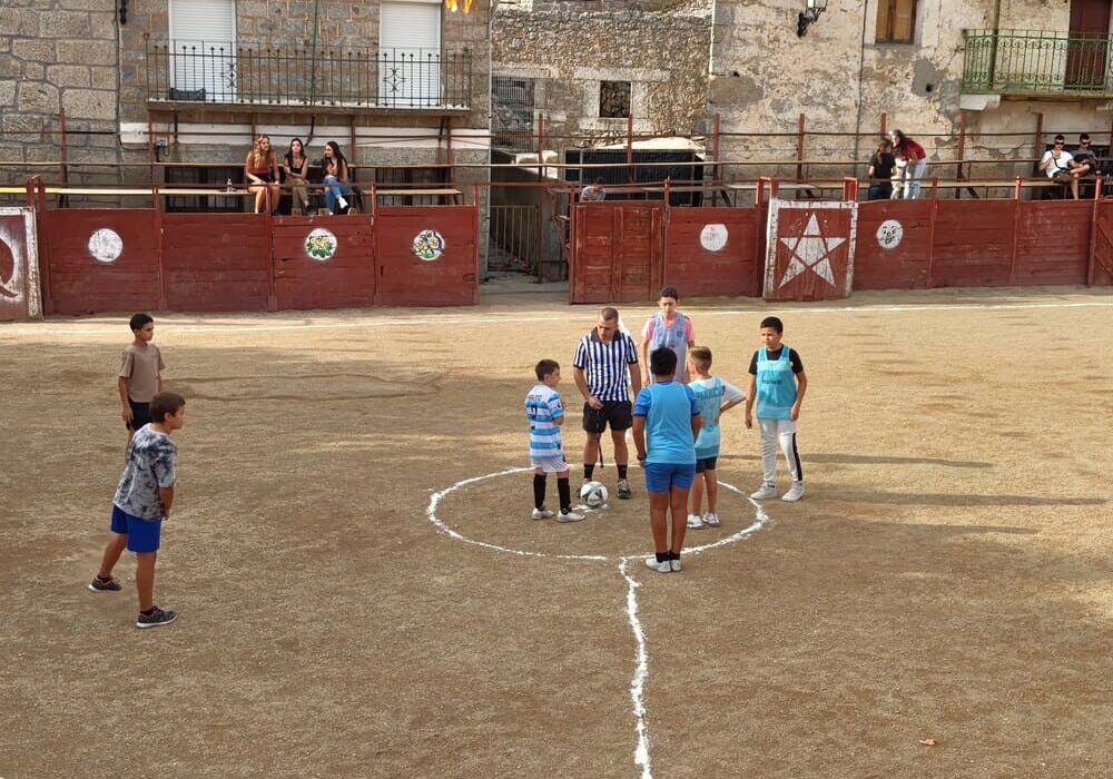 Partido de mocetes vs mozalbetes Zarzalejo (1)