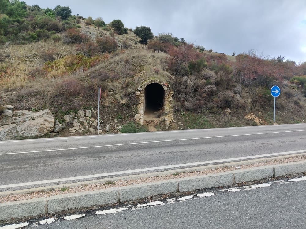 Polvorín republicano de la Guerra Civil en el Puerto de la Cruz Verde